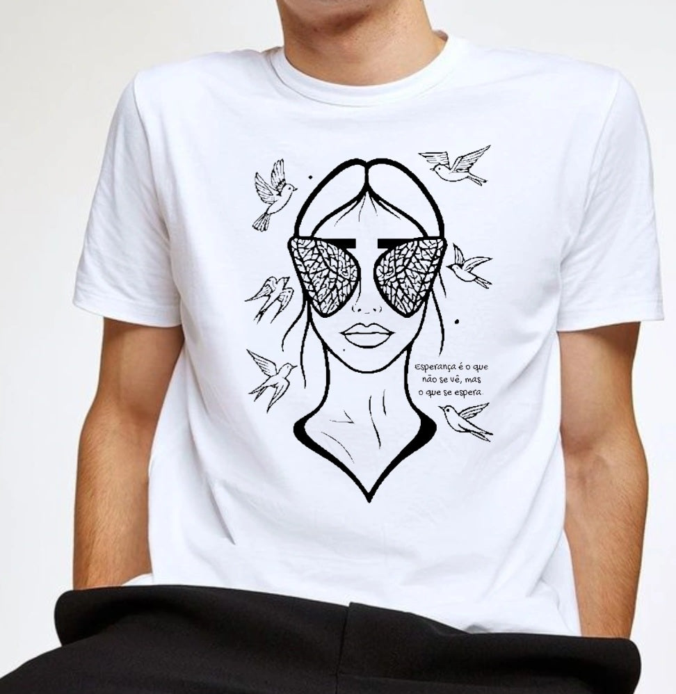 Camiseta Unissex Estampa "ESPERANÇA É O QUE NÃO SE VÊ MAS O QUE SE ESPERA"
